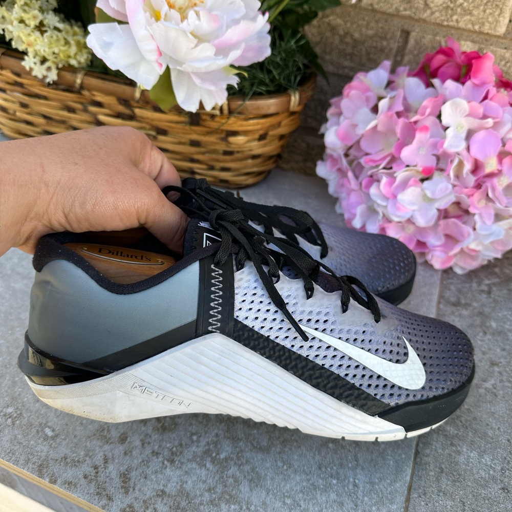 Nike Black and White Athletic Shoes